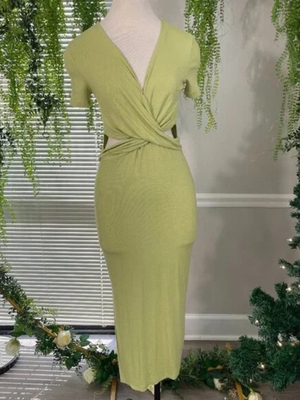 Heartloom | Saint Dress in Apple
